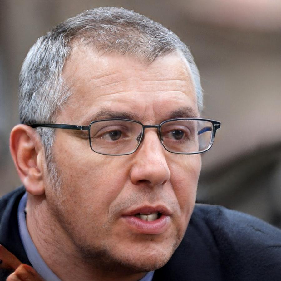 Instructor Gastón Villanueva